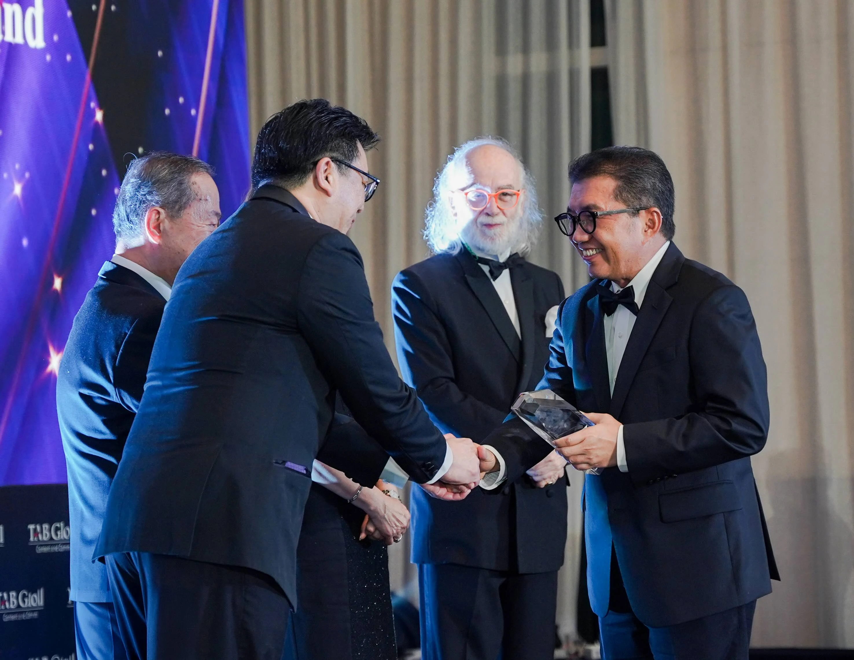 Muliaman D. Hadad Receives Lifetime Leadership Achievement Award from The Asian Banker